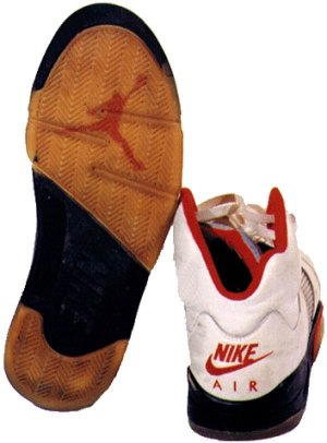 Air Jordan 5, heel and sole view
