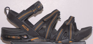 Nike Air Deschütz sport sandal (2004): black with gold trim