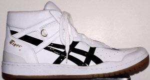 ASICS "Onitsuka Tiger" Pro Gold 83 (reissue of 1983 design) in white with black trim