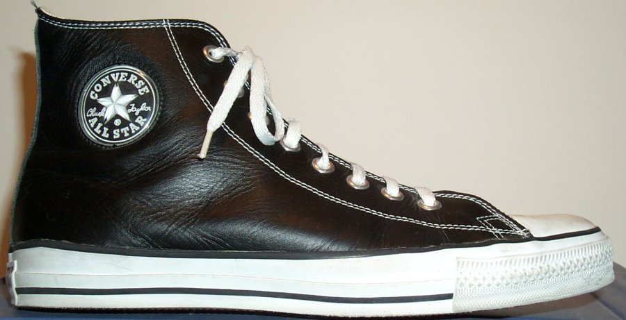 converse shoes with star on side