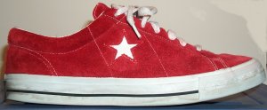 Converse One Star sneaker in red with white star
