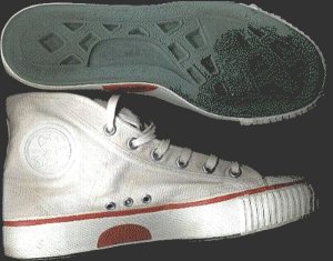 Warrior high-top basketball sneakers in white canvas